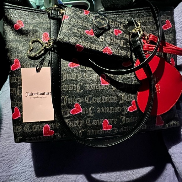 Black and red heart juicy couture tote with two matching wallets - Picture 2 of 4